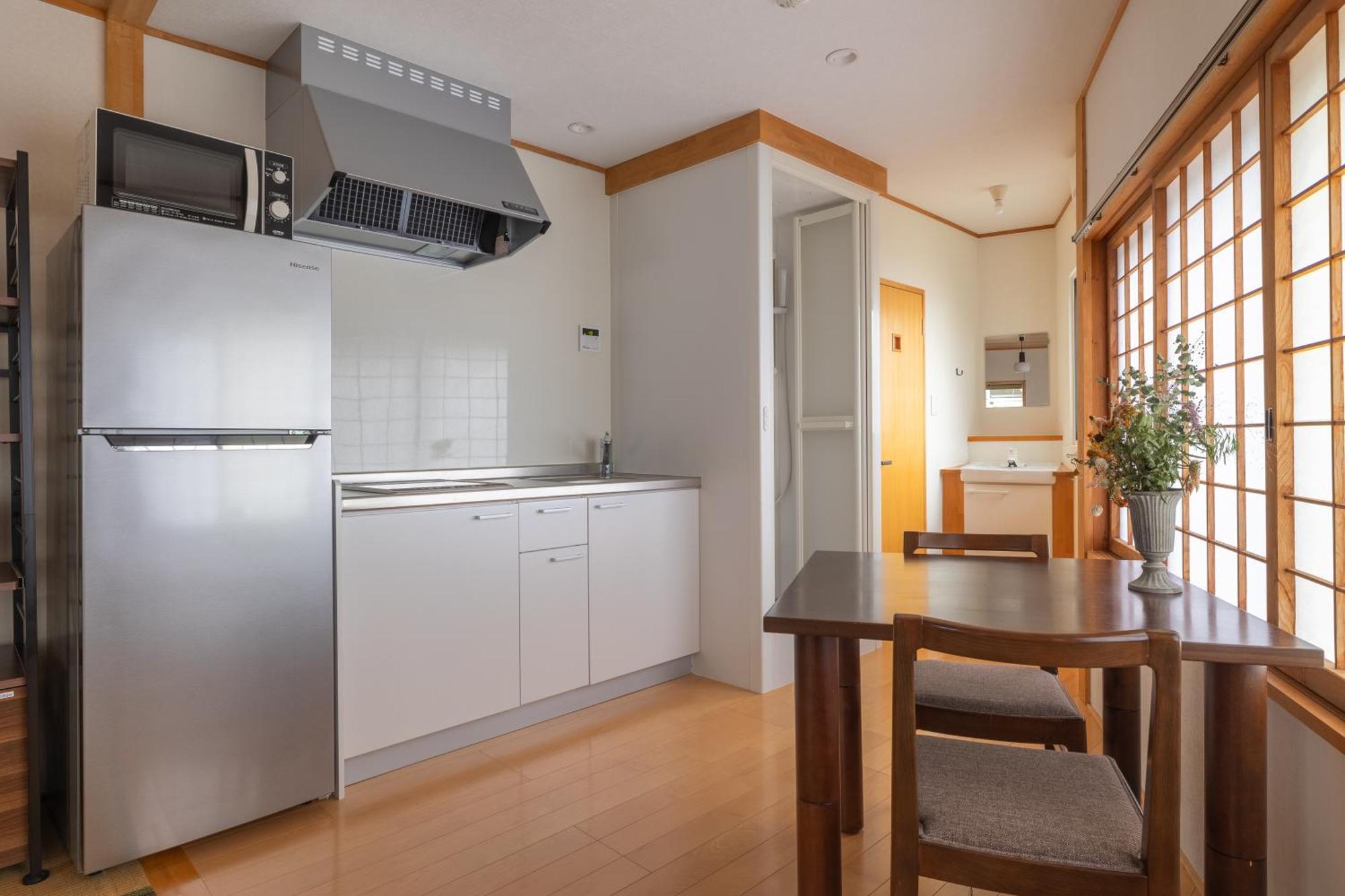 Corner House Apartment *
